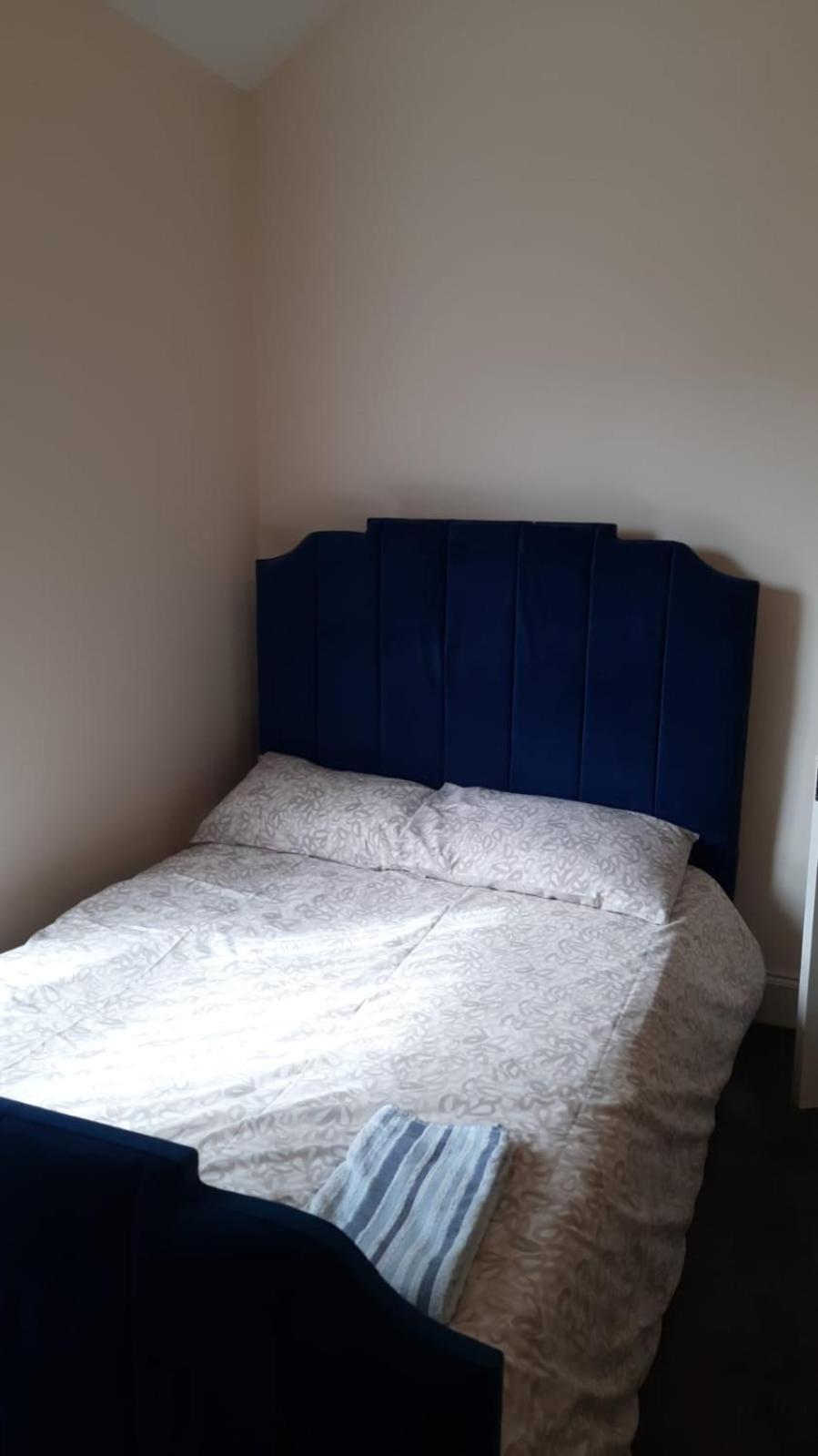 Lovely Bedroom With Shared Kitchen & Bathroom Free Parking Walsall Exterior foto